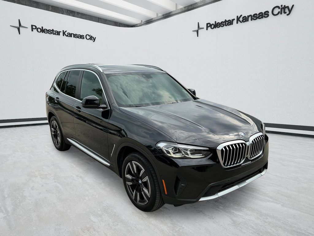 Used 2022 BMW X3 xDrive30i w/ Premium Package 2 AWD/4WD image 2