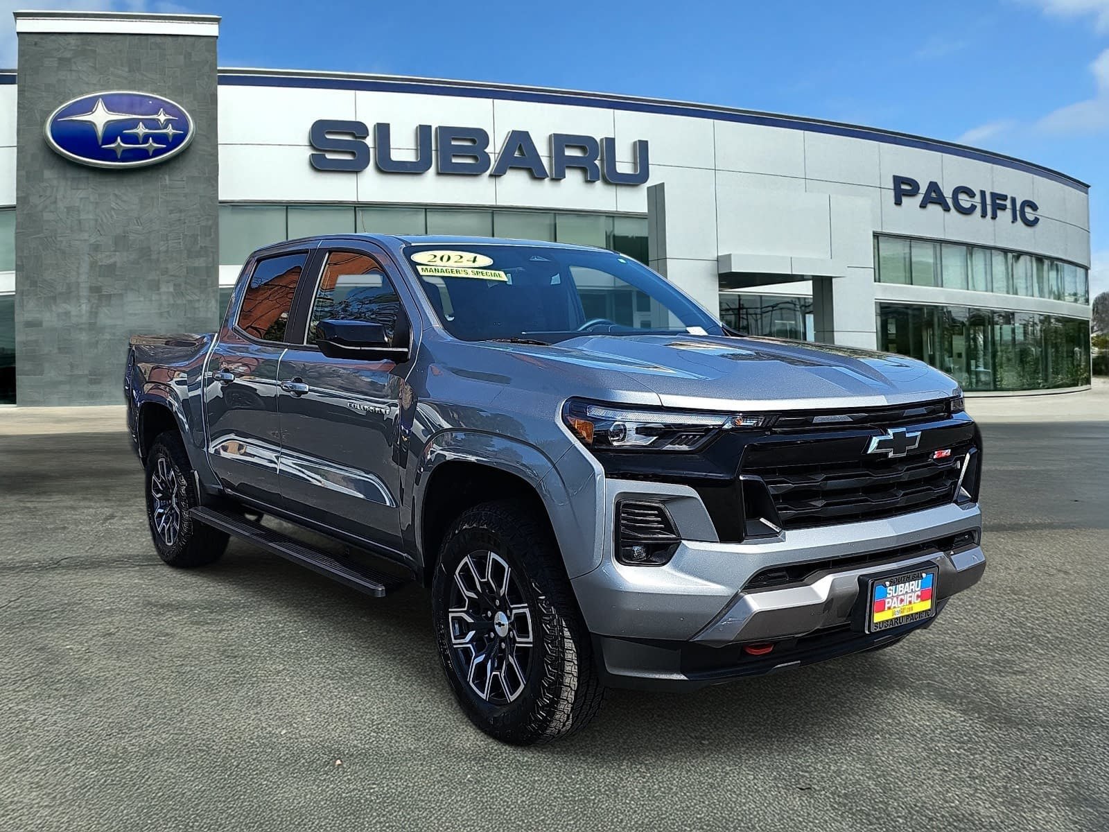 Used 2024 Chevrolet Colorado Z71 w/ Advanced Trailering Package AWD/4WD image 1