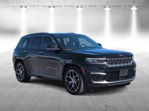 Used 2022 Jeep Grand Cherokee Summit AWD/4WD image 2
