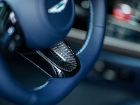 Used 2025 Aston Martin Vanquish image 43