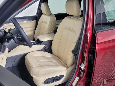 New 2025 Jeep Grand Cherokee Limited image 15