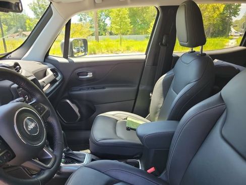 Used 2019 Jeep Renegade Limited w/ UConnect 8.4 Nav Group AWD/4WD image 20