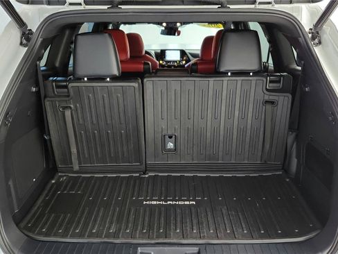 Used 2022 Toyota Highlander XSE image 27