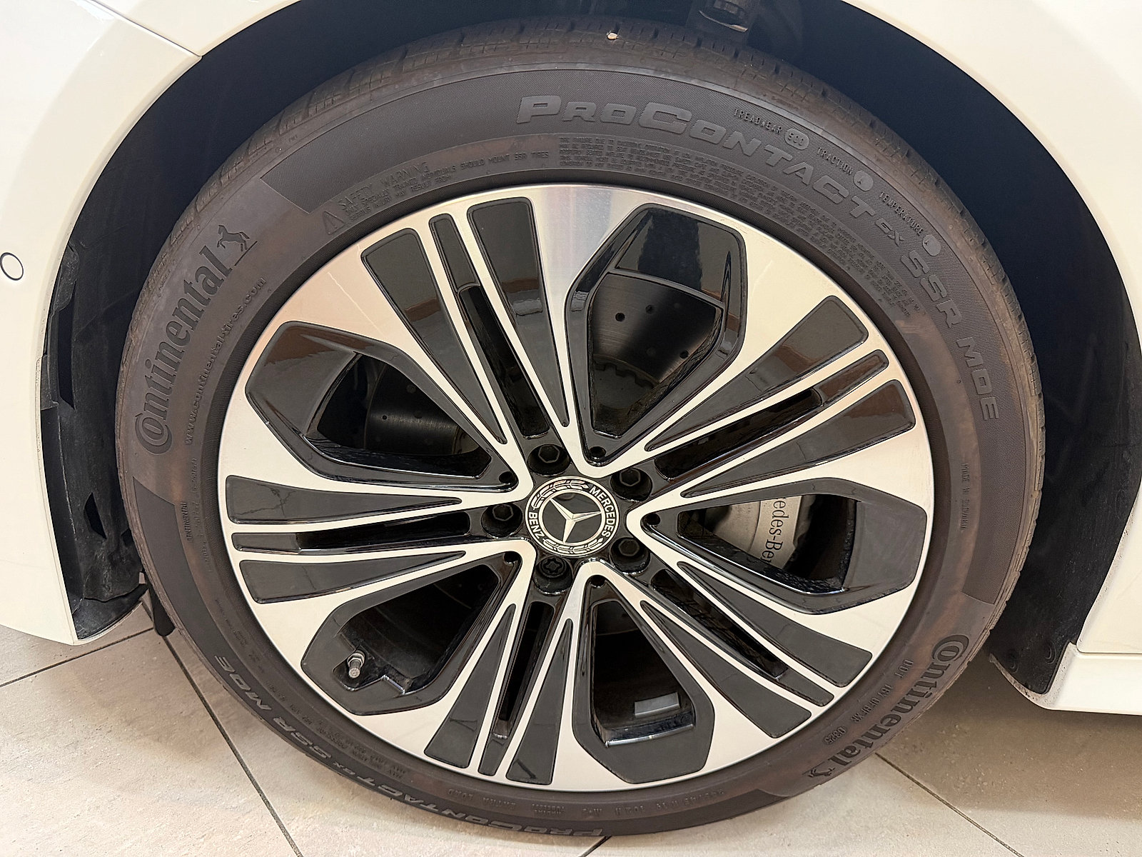 Certified 2025 Mercedes-Benz E 450 4MATIC Sedan w/ Winter Package image 7