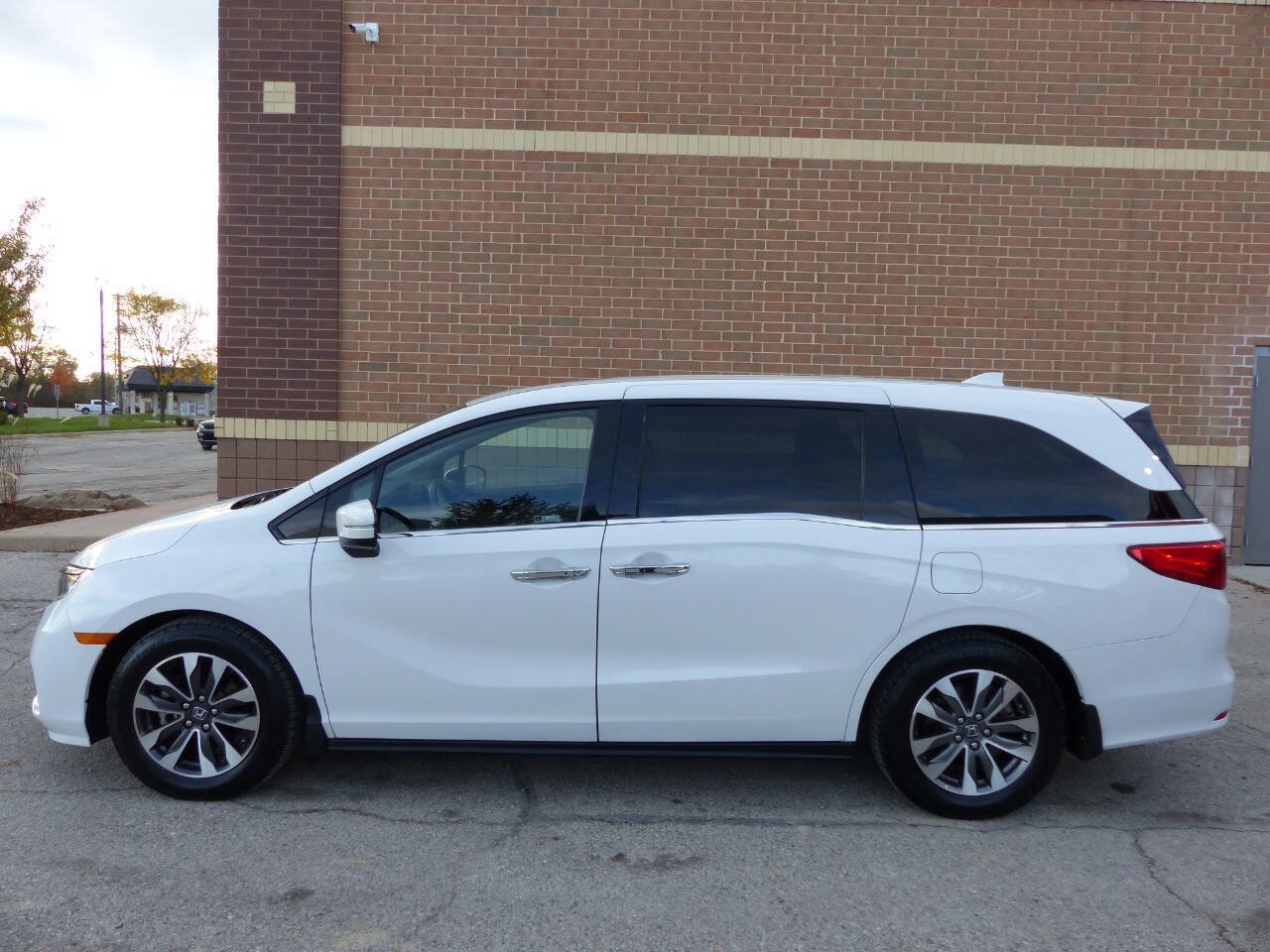 Used 2021 Honda Odyssey Elite image 5