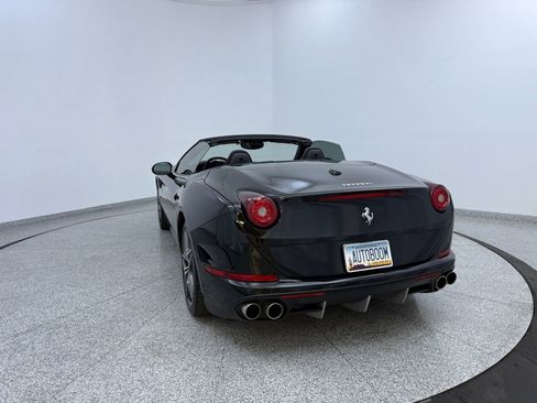 Used 2017 Ferrari California T image 33