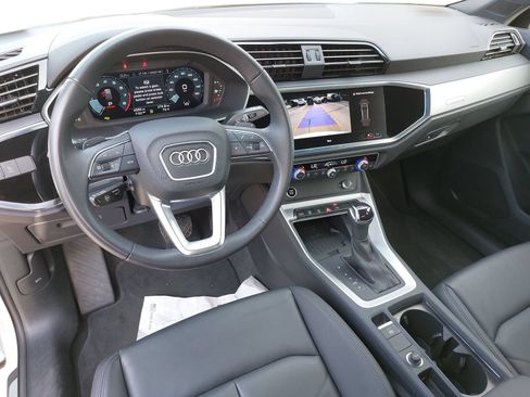 Certified 2025 Audi Q3 2.0T Premium w/ Convenience Package AWD/4WD image 9