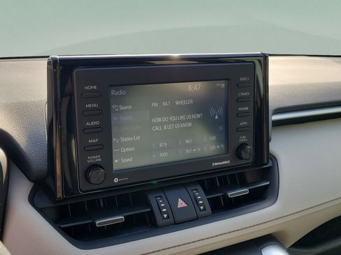 Used 2021 Toyota RAV4 XLE Premium AWD/4WD image 18