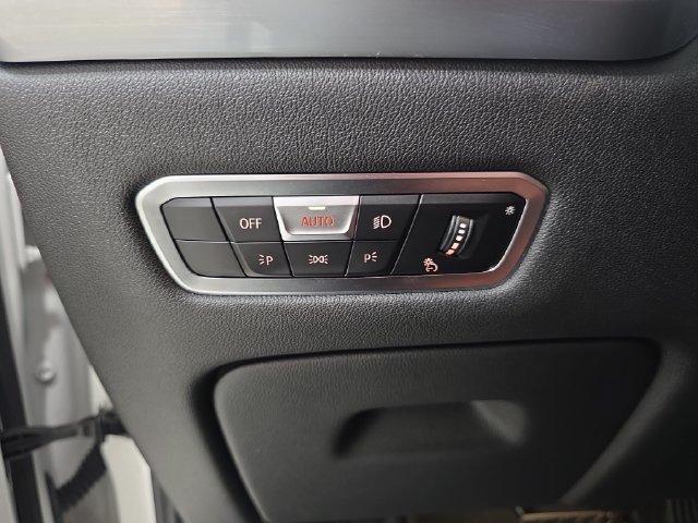 Used 2023 BMW X7 xDrive40i AWD/4WD image 25