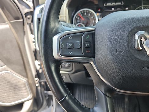 Used 2022 RAM 1500 Laramie AWD/4WD image 17