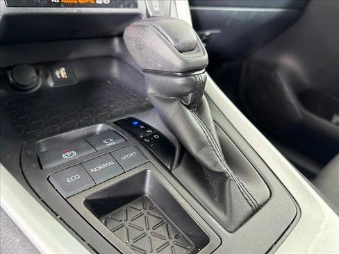 Used 2025 Toyota RAV4 XLE FWD image 30