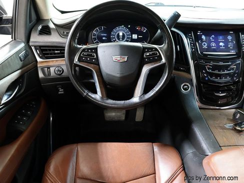 Used 2018 Cadillac Escalade Premium Luxury AWD/4WD image 17