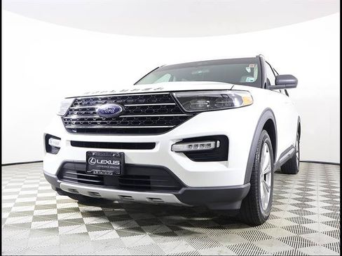 Used 2020 Ford Explorer XLT w/ Equipment Group 202A RWD image 2