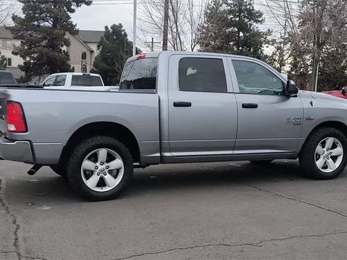 Used 2023 RAM 1500 Classic SLT image 9
