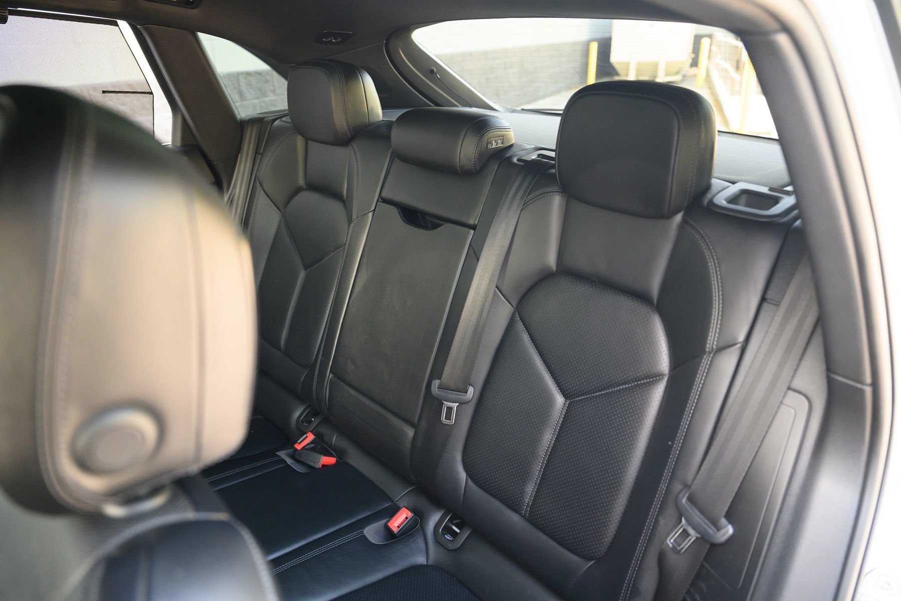 Used 2015 Porsche Macan S AWD/4WD image 18
