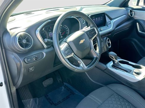 Used 2022 Chevrolet Blazer LT image 9