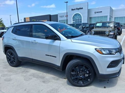 New 2026 Jeep Compass Latitude image 1