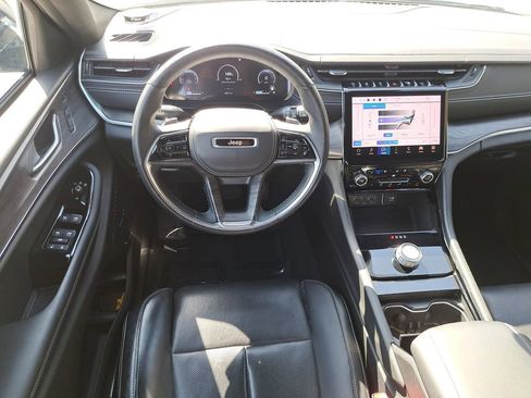 Used 2022 Jeep Grand Cherokee Overland w/ Luxury Tech Group IV image 13