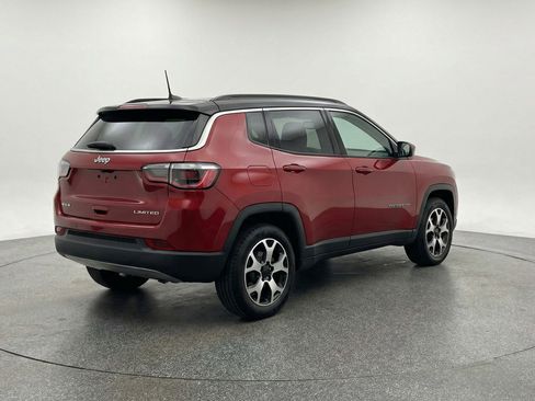 Used 2025 Jeep Compass Limited AWD/4WD image 9