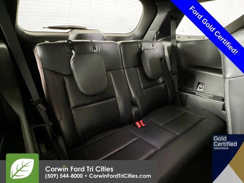 Used 2025 Ford Explorer ST-Line w/ ST-Line Street Pack image 16