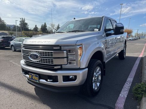 Used 2019 Ford F250 Platinum AWD/4WD image 3