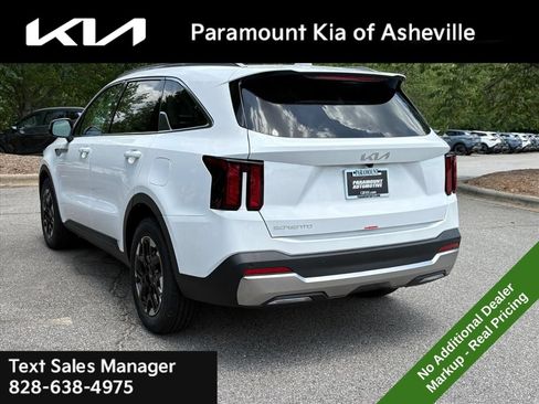 New 2026 Kia Sorento S w/ S Panoramic Sunroof Package FWD image 4
