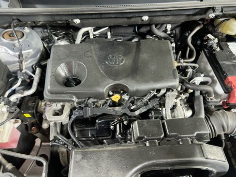 Used 2021 Toyota RAV4 XLE w/ Convenience Package image 29