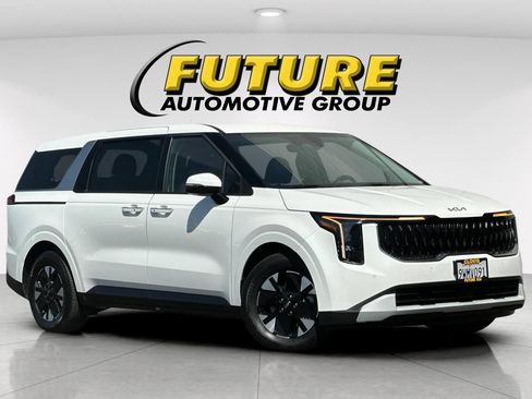 Used 2026 Kia Carnival LXS FWD image 1