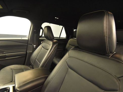 Used 2020 Ford Explorer Limited image 14