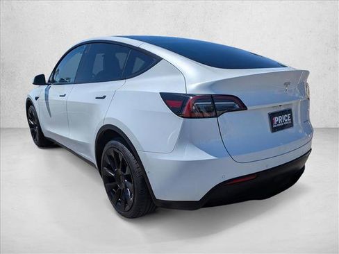 Used 2022 Tesla Model Y Long Range AWD/4WD image 8