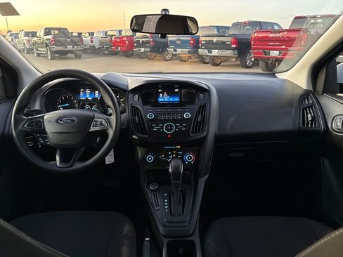 Used 2017 Ford Focus SE image 16