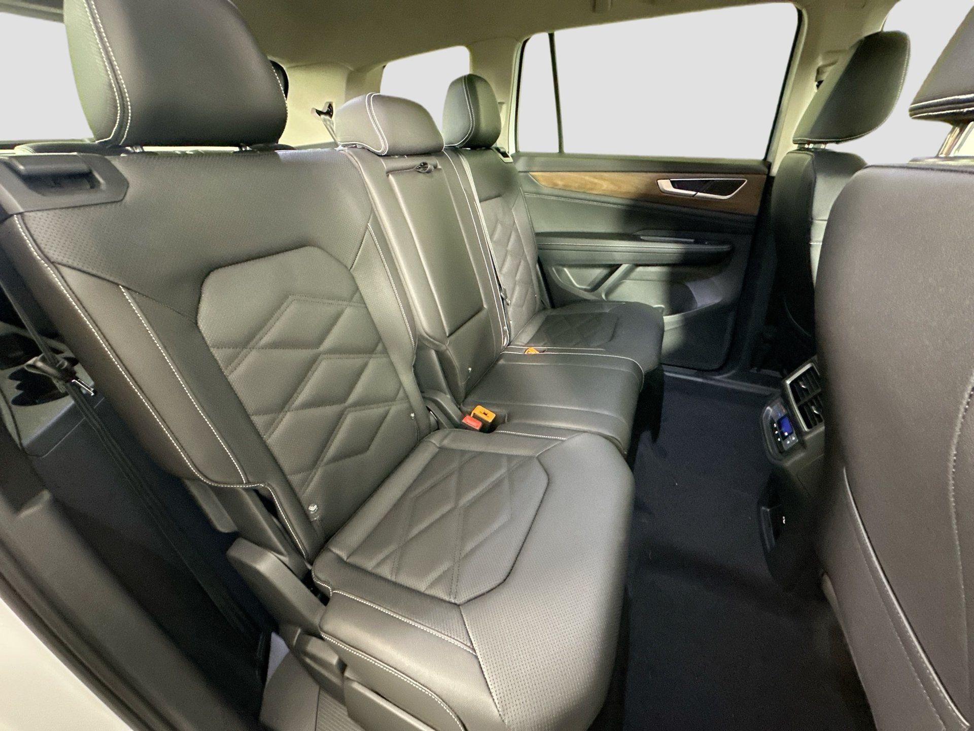 Certified 2026 Volkswagen Atlas SE FWD image 26