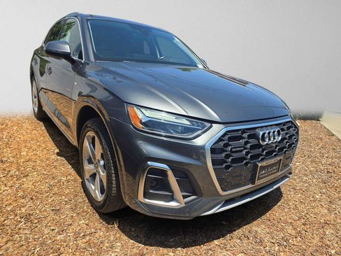 Used 2023 Audi Q5 2.0T Premium Plus w/ Premium Plus Package AWD/4WD image 3
