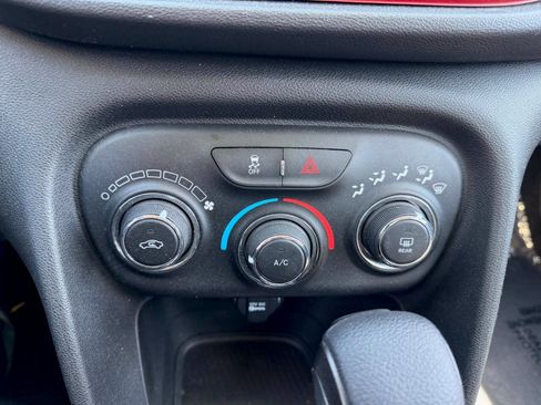 Used 2016 Dodge Dart SE w/ Convenience Group FWD image 23