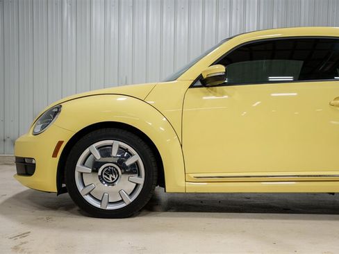 Used 2013 Volkswagen Beetle 2.5 FWD image 3