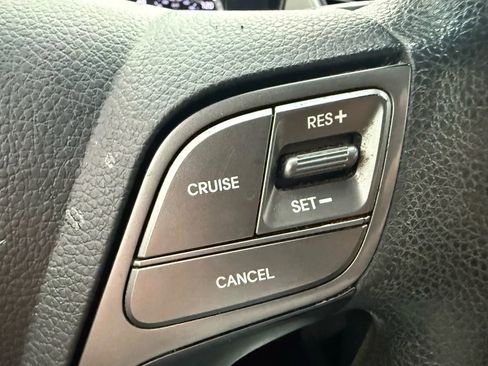 Used 2019 Hyundai Santa Fe XL SE image 14