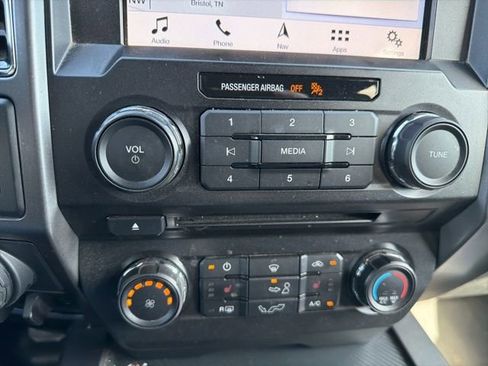 Used 2018 Ford F150 XLT w/ Equipment Group 302A Luxury AWD/4WD image 22