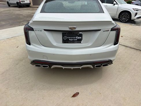 Used 2022 Cadillac CT5 V RWD image 12