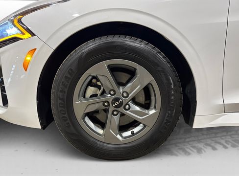 Used 2022 Kia K5 LXS image 45