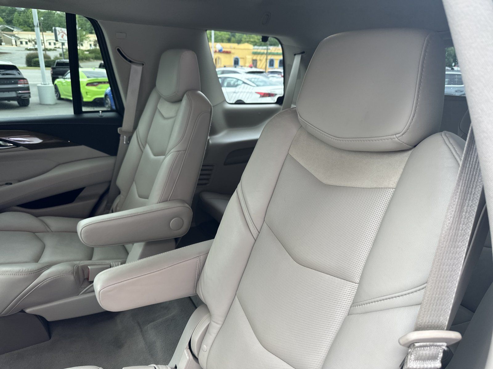 Used 2020 Cadillac Escalade Luxury AWD/4WD image 20