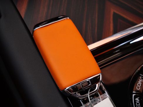 Certified 2024 Rolls-Royce Cullinan AWD/4WD image 15