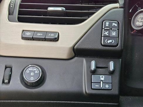 Used 2015 GMC Yukon XL Denali w/ Touring Package image 12