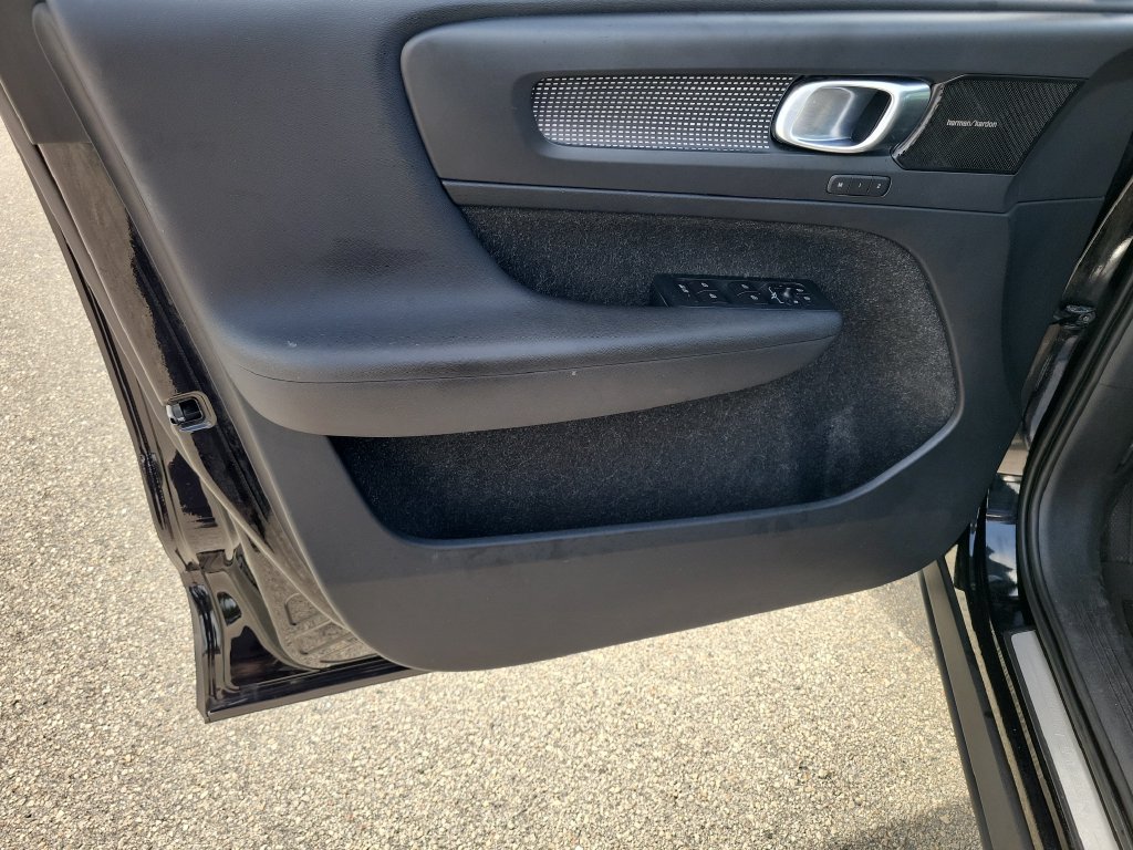 Used 2019 Volvo XC40 T5 R-Design AWD/4WD image 20