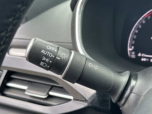 Certified 2025 Acura MDX FWD w/ Technology Package image 28