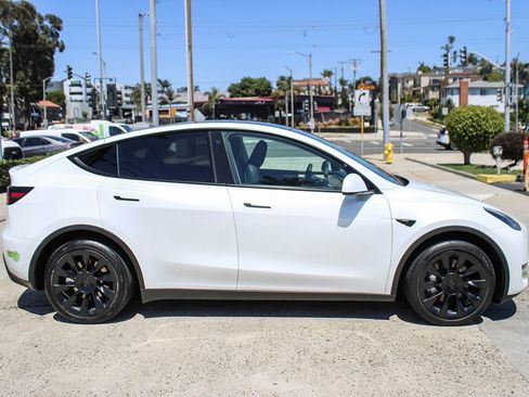 Used 2023 Tesla Model Y Long Range AWD/4WD image 7