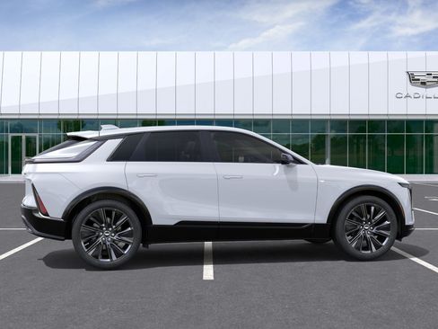 New 2026 Cadillac Lyriq Signature Sport w/ Nappa Leather Package RWD image 5