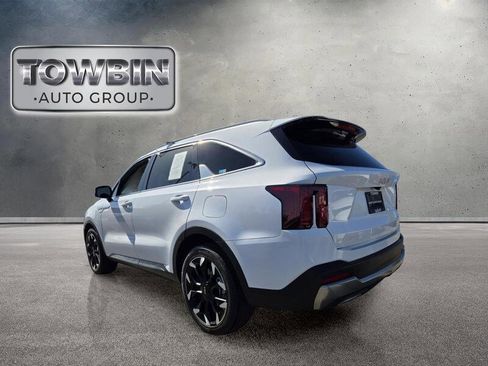 Certified 2025 Kia Sorento EX FWD image 7