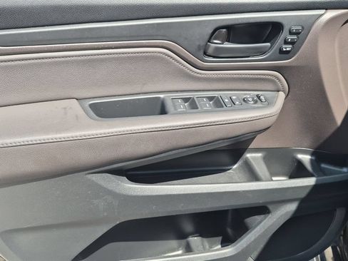 Used 2018 Honda Odyssey Touring image 11