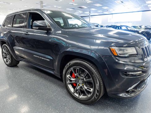 Used 2015 Jeep Grand Cherokee SRT w/ Trailer Tow Group IV AWD/4WD image 4