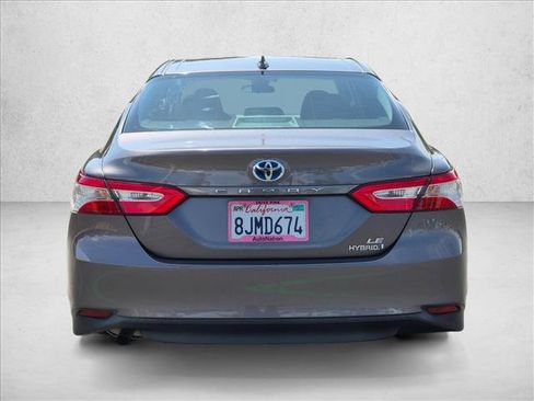 Used 2019 Toyota Camry LE FWD image 7